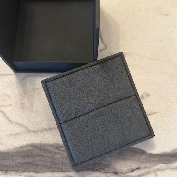 David Yurman jewelry box - Picture 5 of 5